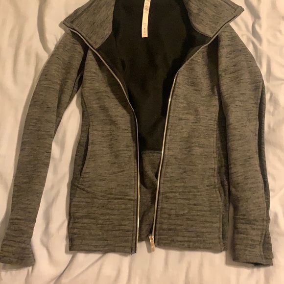 Lululemon jacket - Picture 1 of 5